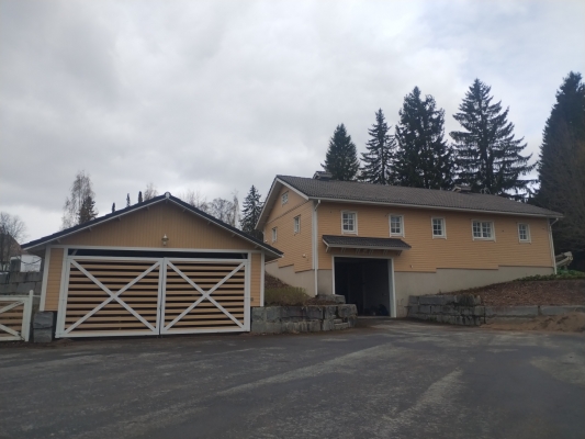 Ruoveden srk huoltorakennuksen huoltomaalaus ja tiilikaton pesu 2025