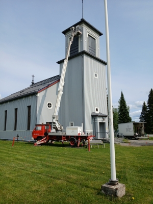 Pylkönmäen kirkon huoltomaalaus käynnissä 2025